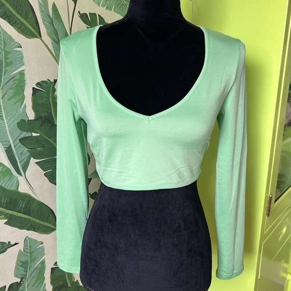 Princess Polly Women’s Green Ryder Long Sleeve Crop Top US 8 Medium NWT - Picture 4 of 7